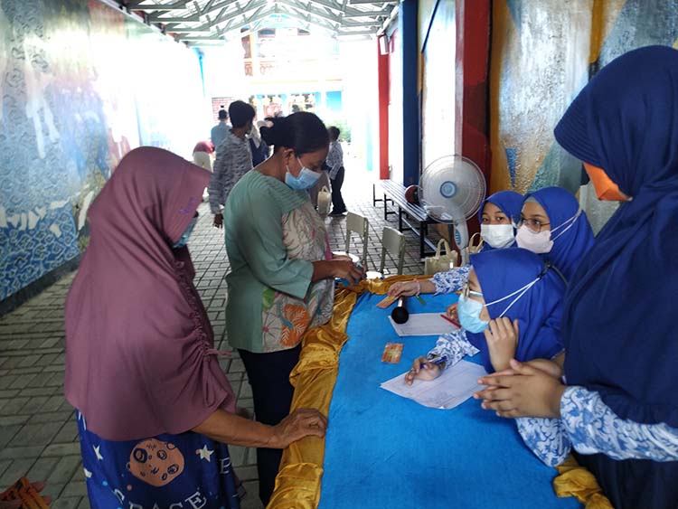 Panitia menerima penukaran kupon