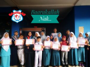 Penghargaan-kepada-Siswa-Siswi-Berprestasi